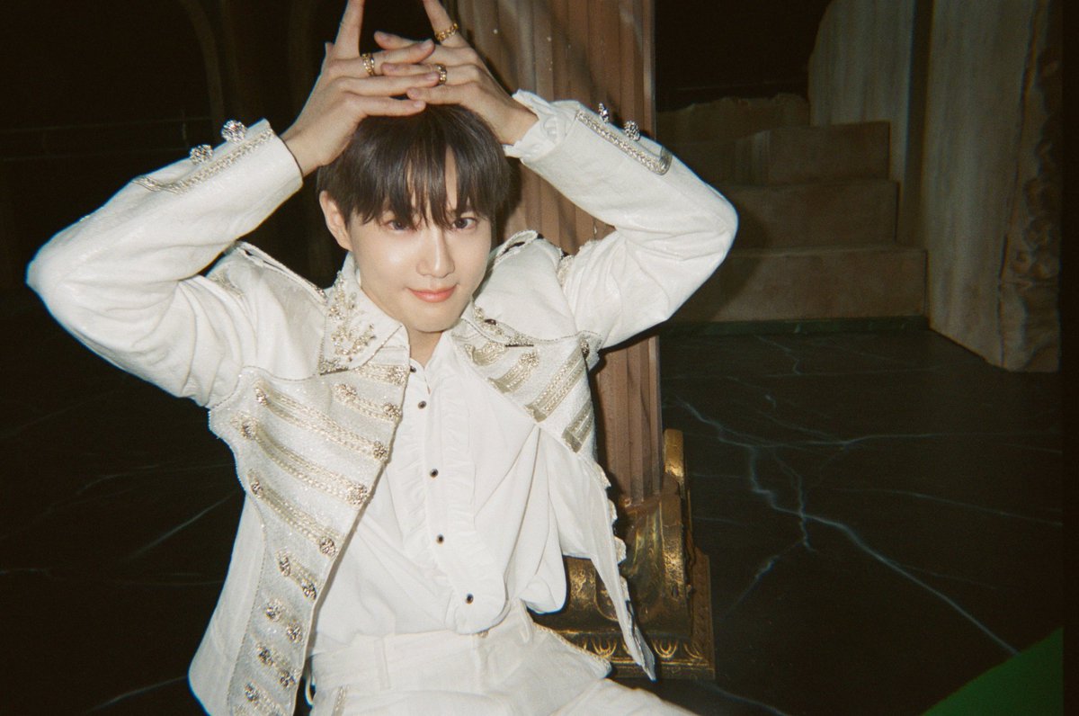 가을🧡💙 tweet media