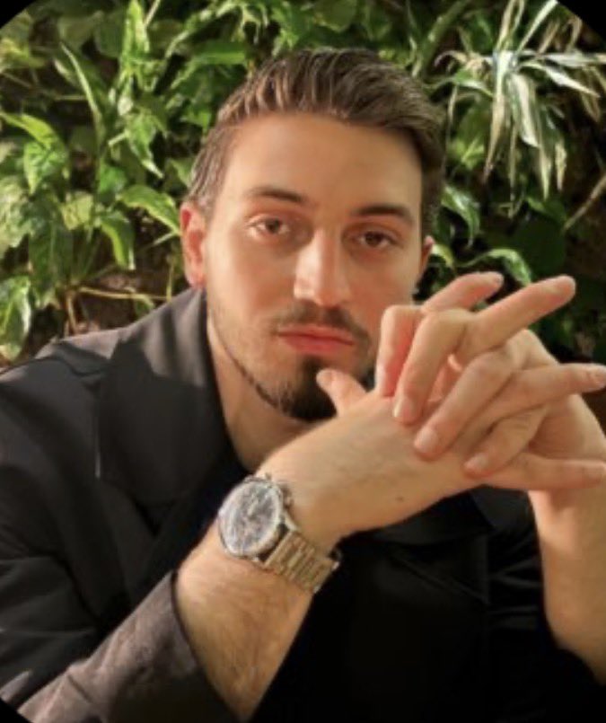 Serdal Adalı ve ekibinin destekleri ile sosyal medya maymunluğundan haberciliğe terfi eden bu iki şahısın, maçtan sonra Beşiktaş hakkında tek bir tane bile paylaşımı yok. 

Size destek veren sözde başkanınızı gönderttikten sonra ilk işimiz sizin gibi çakalları bu kulüpten