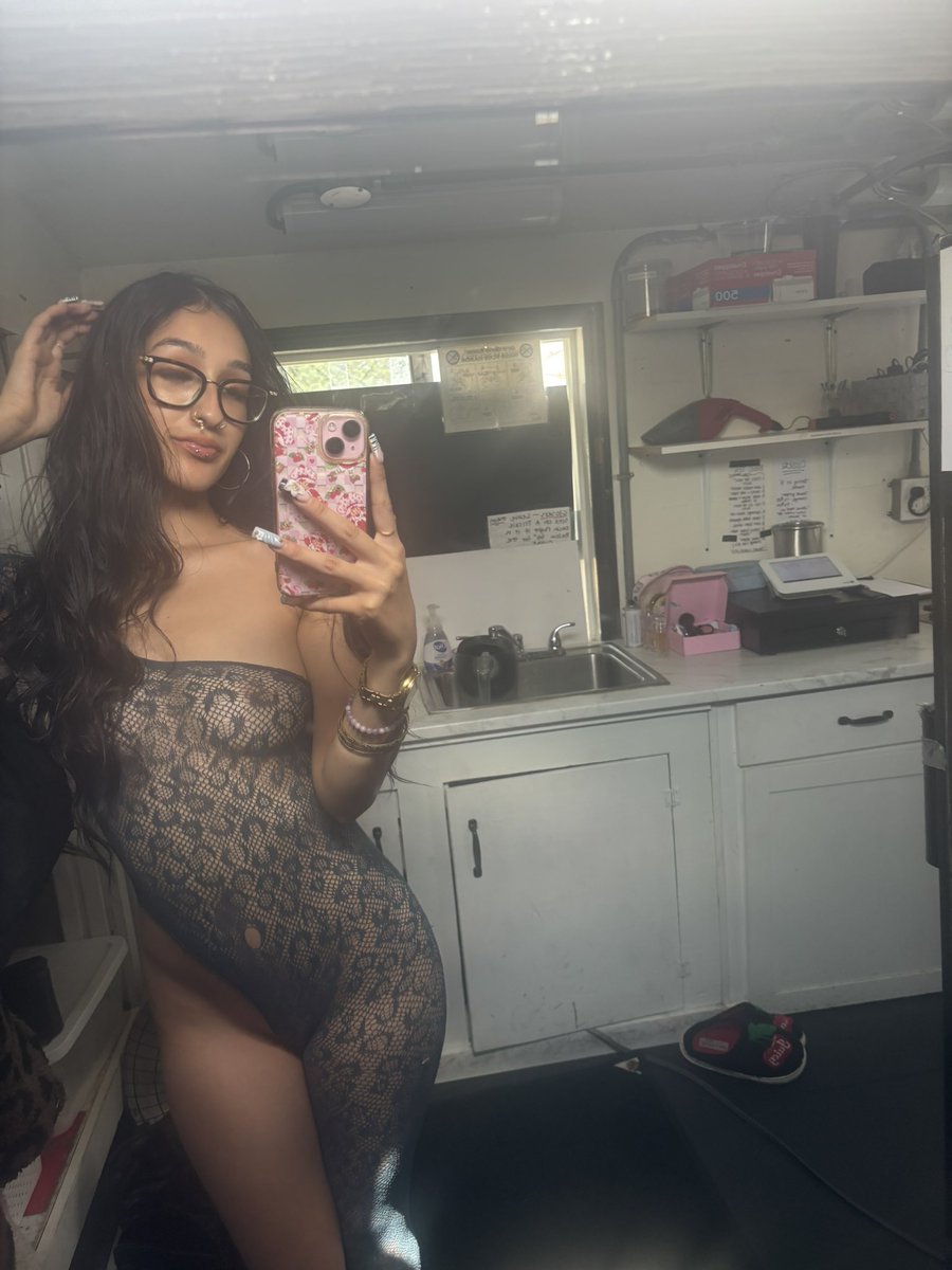 Az_Meet2's tweet image. Am down