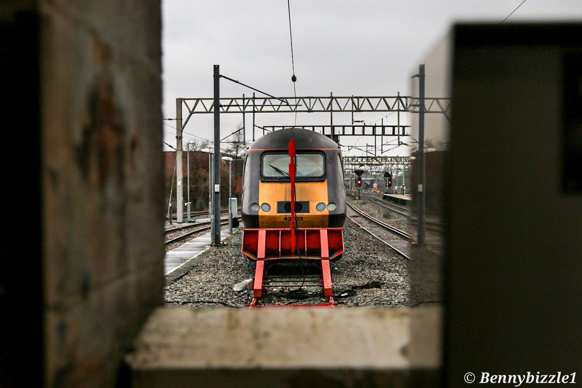 Bennybizzle1's tweet image. #HighSpeedTuesday ex crosscountry 43303 now in the hands of @ColasRailUK in the sidings at Nuneaton. This and 43274 are based at Nuneaton this week and doing testing runs.