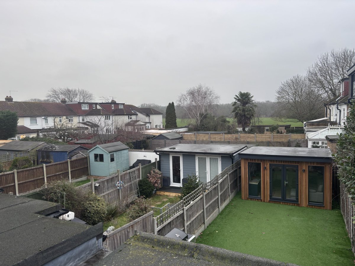 bdjoyce's tweet image. 2026, morning #26, Loughton. 0918, 26012026.