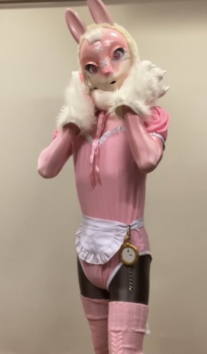 おピンクうさぎ　メイドガイ
おリボンがほどけちまったよ