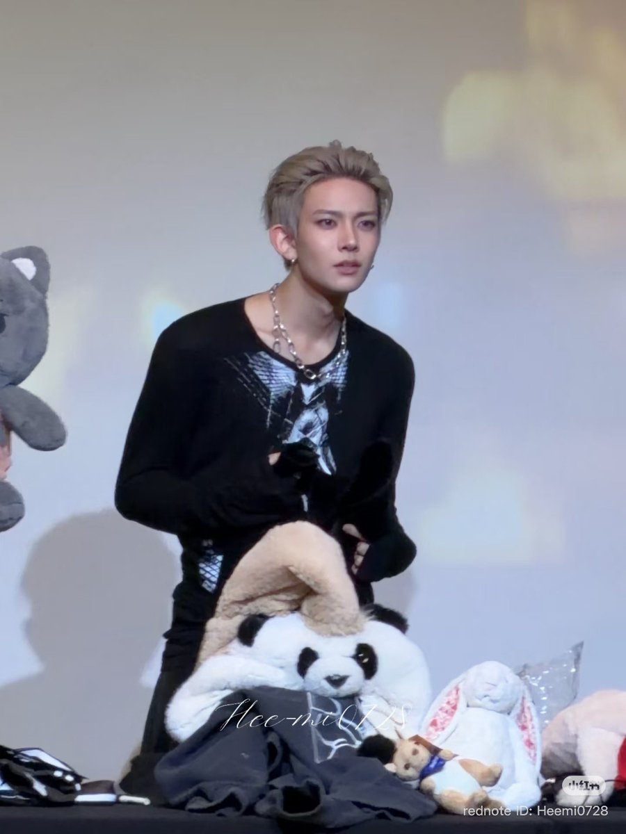 hammpp1's tweet image. 이게 실물이랑 그나마 가깝다고? 구라니은 진짜? 아니 ㄹㅇ로? 진짜 죽을거같다