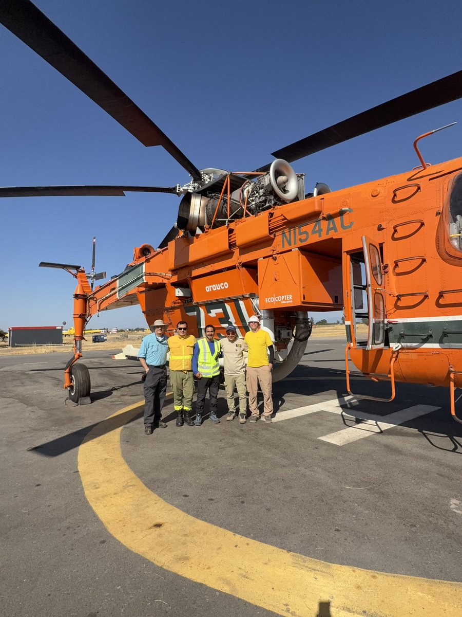 MichelDeLHerbe's tweet photo. Días intensos en #Biobio y #Ñuble analizando/levantando información 1. Gestión de respuesta humanitaria 2. Gestión de la emergencia 3. Logística y capacidades de combate. Hoy #S64 #Erikson  aeródromo Bernardo O’Higgins. Uno de los mejores helicópteros #IncendiosForestales 🌎 https://t.co/4ayZ1vjp25