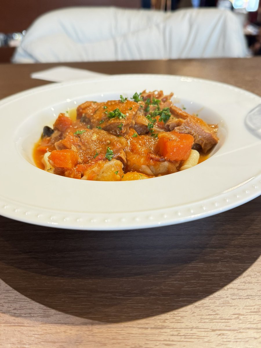 onzoooo's tweet image. 日替わりランチ
牛ハチノスプロヴァンス風煮込み
牛蒡のポタージュ
自家製パン

#BrasserieGyoran