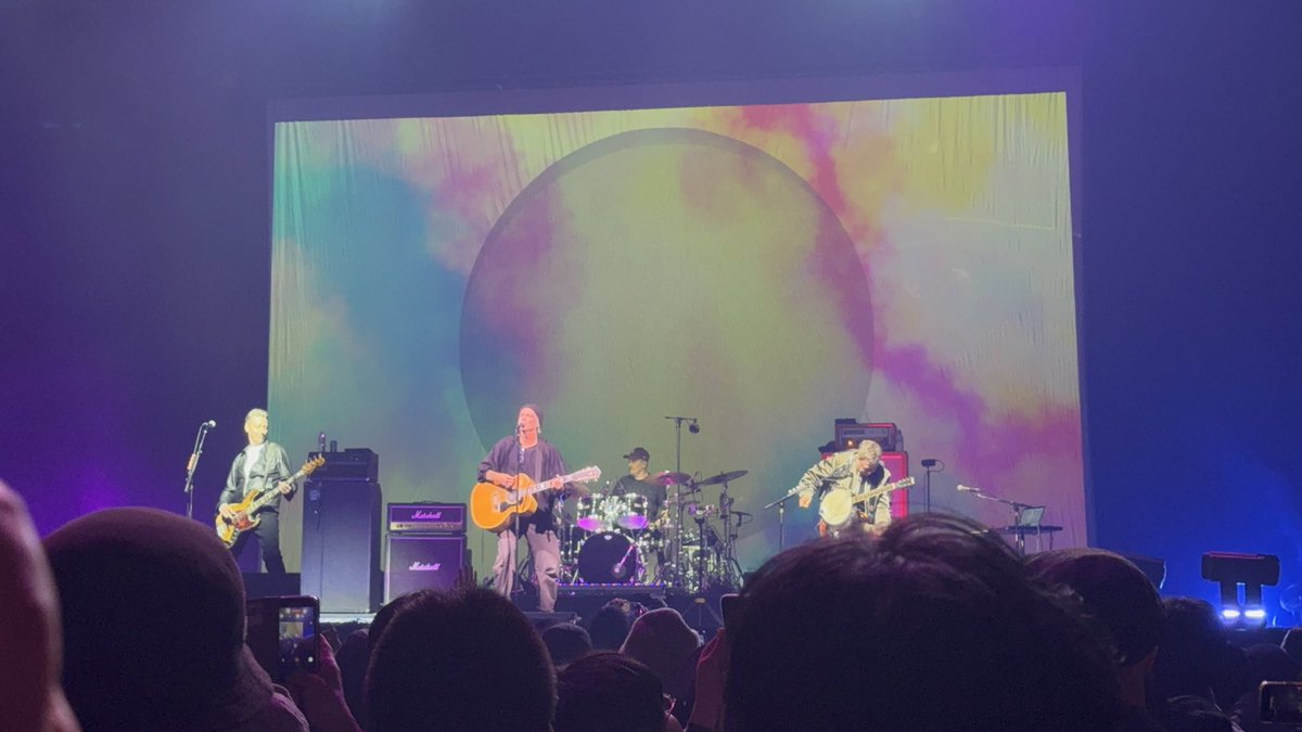gettinhigh's tweet photo. 今年のロキソニも行って良かった。
ウルフアリスもトラヴィスも最高。
トラヴィスのライブはいつ観てもほっこりする https://t.co/9r3hwTxLjR