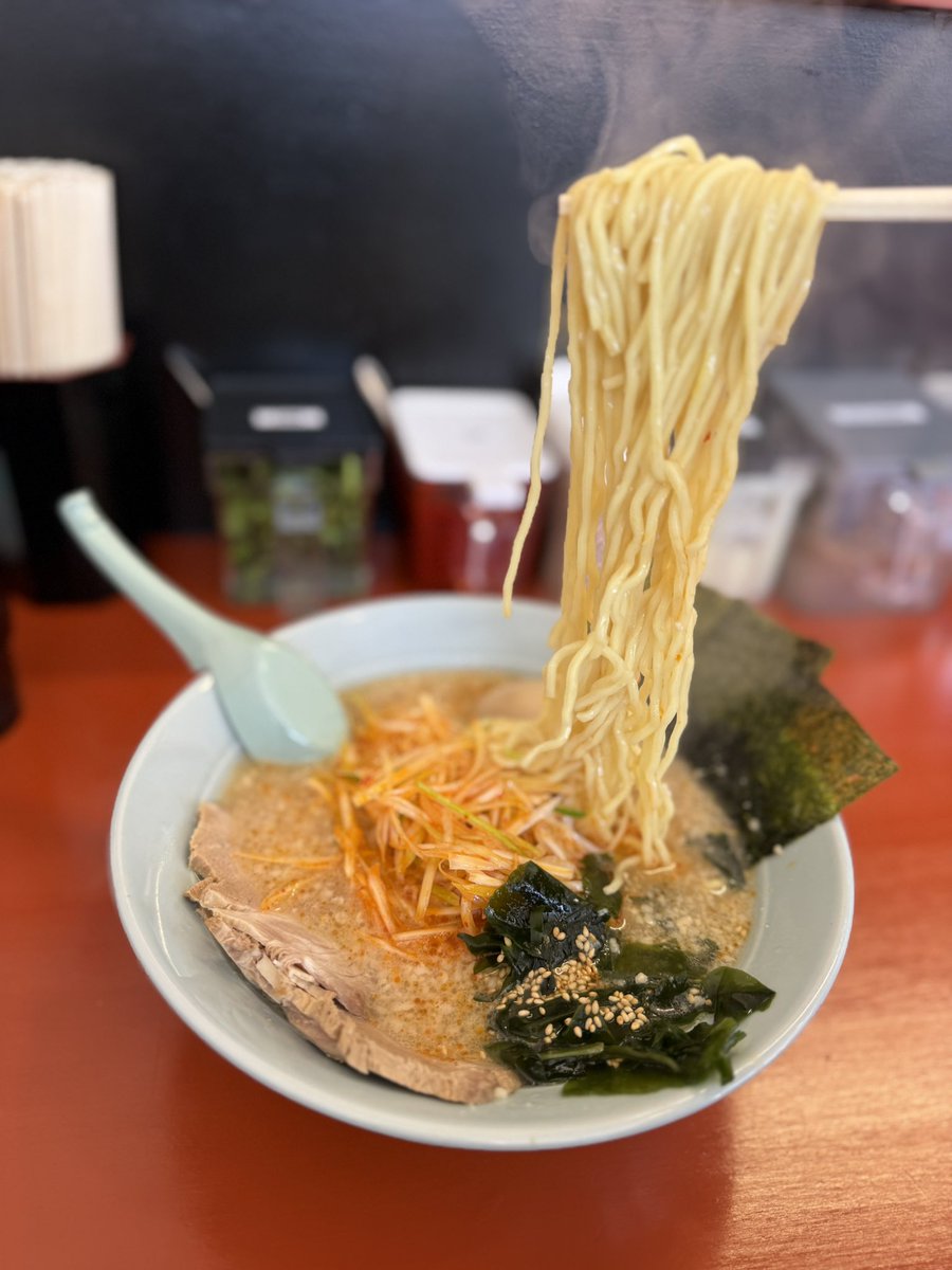 昼メッシ 久しぶり&初店ラーショ🍜 特製辛ネギラーメンにしました おい