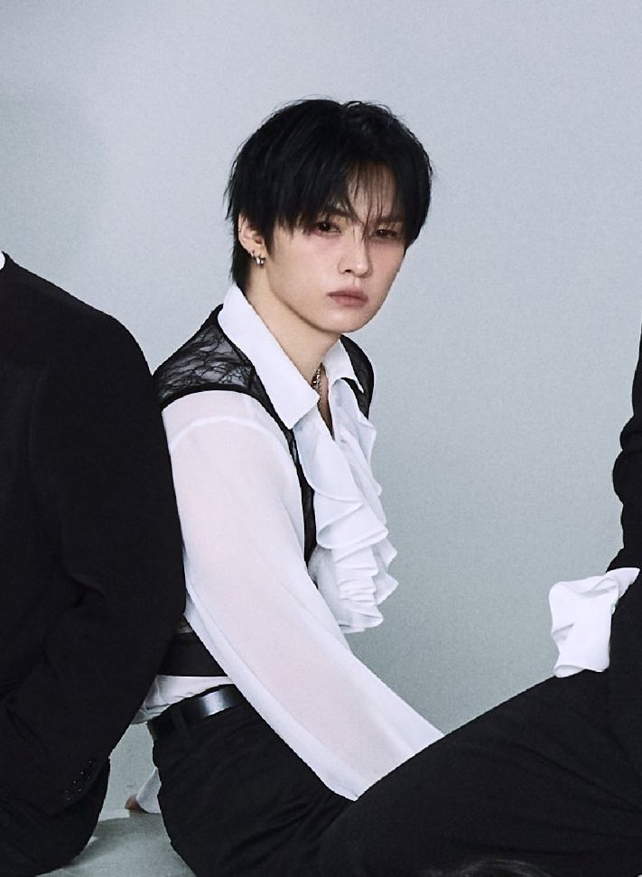 leeknowarchive's tweet image. this angel.