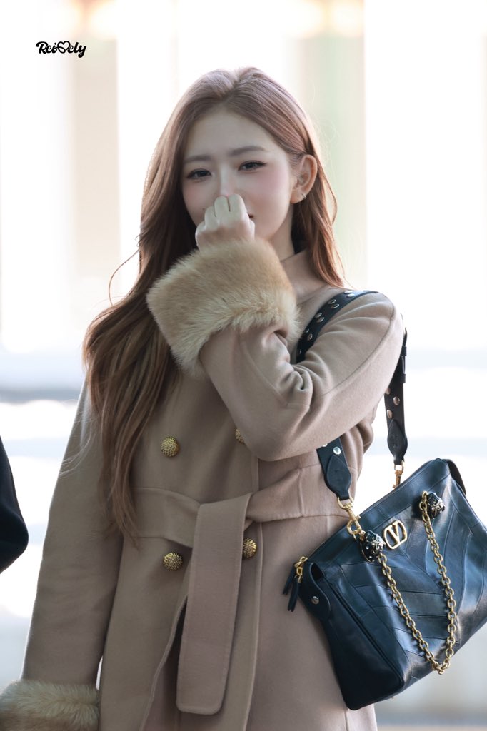 𝐑𝐞𝐢𝐯𝐞𝐥𝐲 tweet media