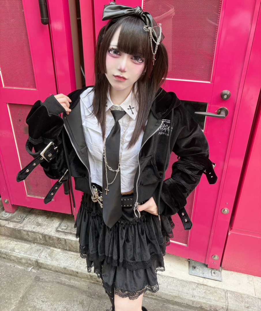 🖤𝐍𝐄𝐖 𝐀𝐑𝐑𝐈𝐕𝐀𝐋🖤 ✟サブカル刺繍☆ベルベット ショート丈