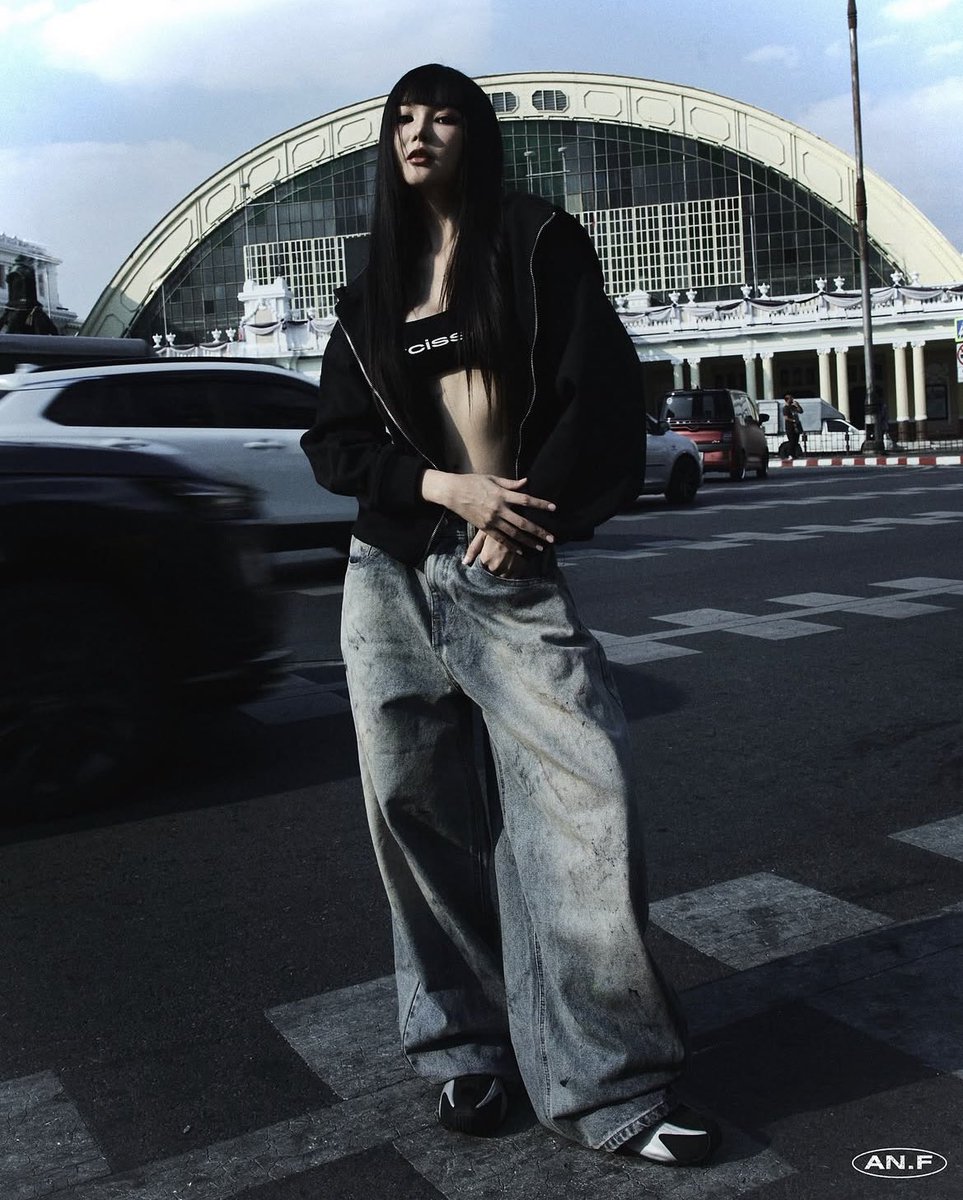 YinOFFICIALTH's tweet image. Drop 2
AN.F Baggy Jeans
Price 1,990 Baht

AN.F JORT JEANS
Price 1,690 Baht

Available NOW in-store at Freak, Siam Square Soi 7
Also Available on TODAY (starting from 11:11 AM) via LINE SHOPPING and Shopee.

cr. anwyll .co
#ANF
#MidnightBakeryCollection
#ANWYLL x #freakth