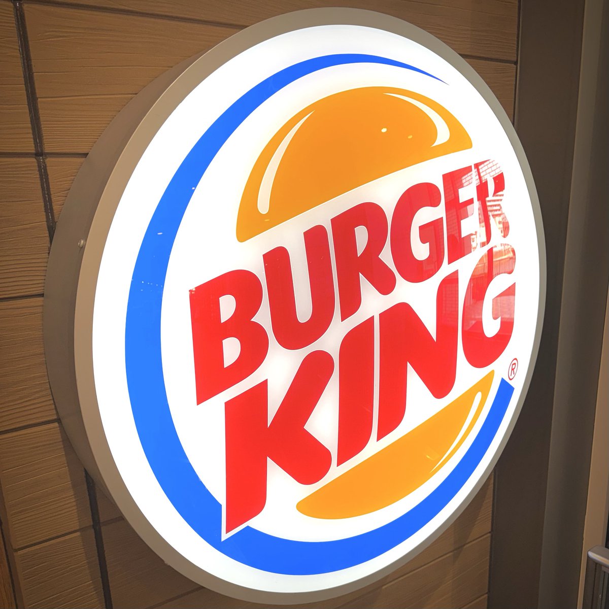 hiroyuki_jett's tweet photo. 喰う。
#BURGERKING
#バーガーキング
#AllHeavy https://t.co/yhv3TetYMb