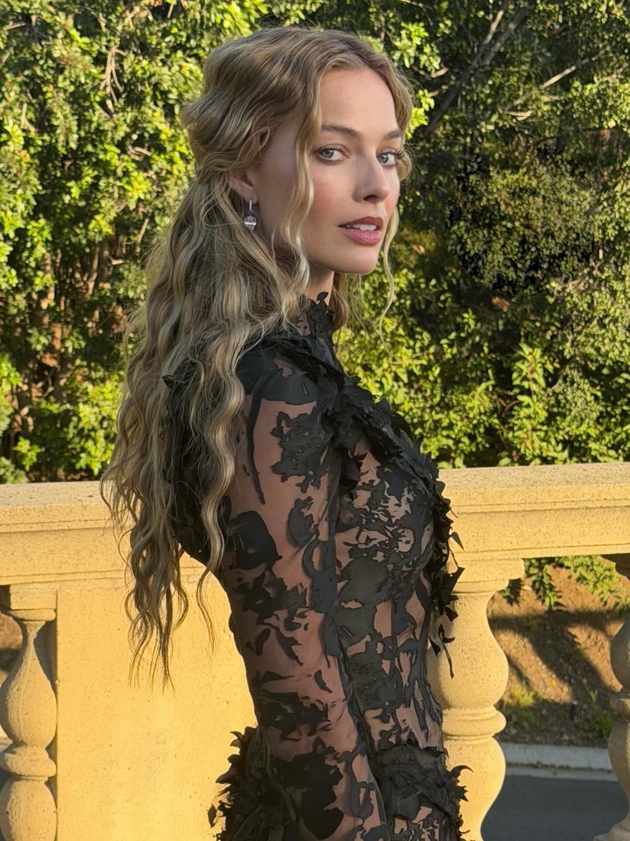 MargotRobbieBR's tweet photo. Margot Robbie pronta para o Jimmy Kimmel Live! https://t.co/8h0Asgzjyk