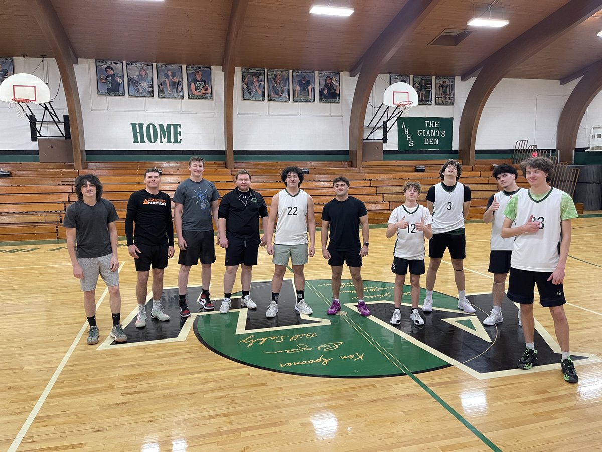 Brought in some of my past Hebron hoopers to scrimmage the varsity tonight , lots of fun . Thankyou Boys !
