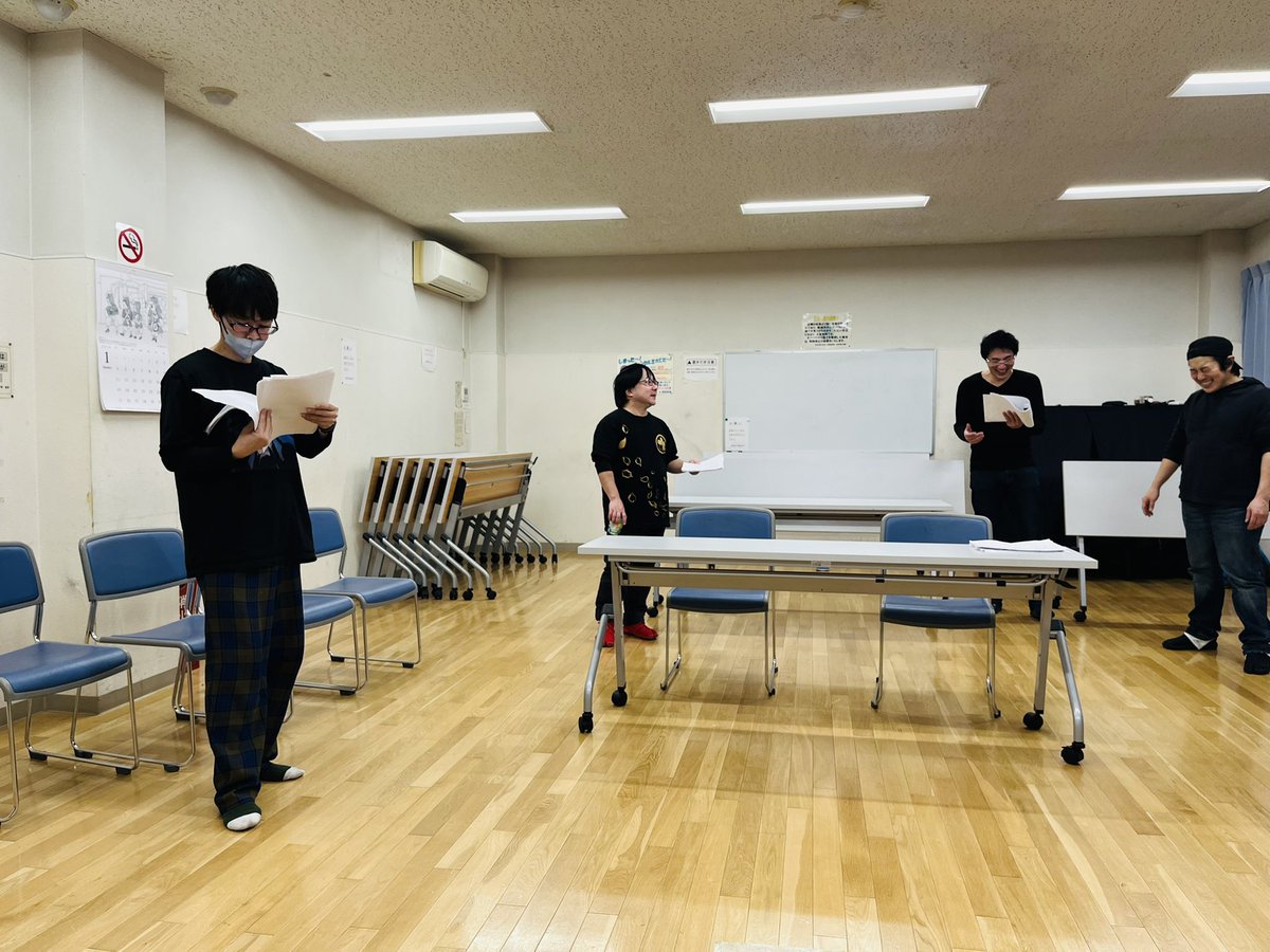 #セカマワ
昨日はMENS TEAMのお稽古！
段取り地獄！立ち位置調整しながら、パワーで押し切る男性陣。笑
Ladies TEAMとはまた違った勢いで作り上げております✨
出演者を贅沢に使っているなぁ……
他ではあまりみられない役どころかも？

是非とも劇場でご確認くださいませ☺️