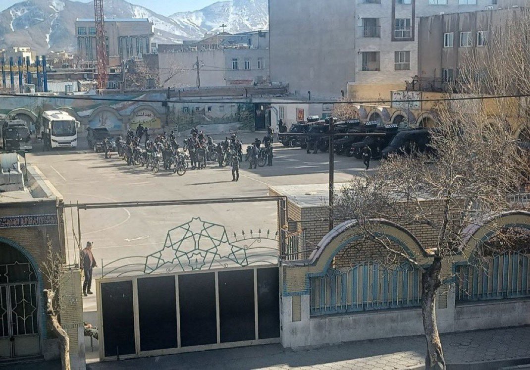 Tarikh_football's tweet image. Straight out of Hamas playbook…

In preparation for a possible US strike, the regime in Iran has relocated its IRGC forces from official bases to SCHOOLS.

Theyre doing this to maximize civilian casualties (specifically children) for propaganda purposes.