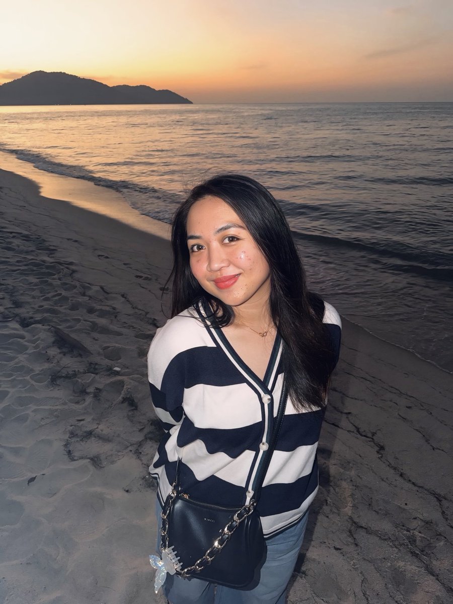 vaeyrow's tweet photo. vitamin sea ☀️ https://t.co/Cmxf5vbTXK