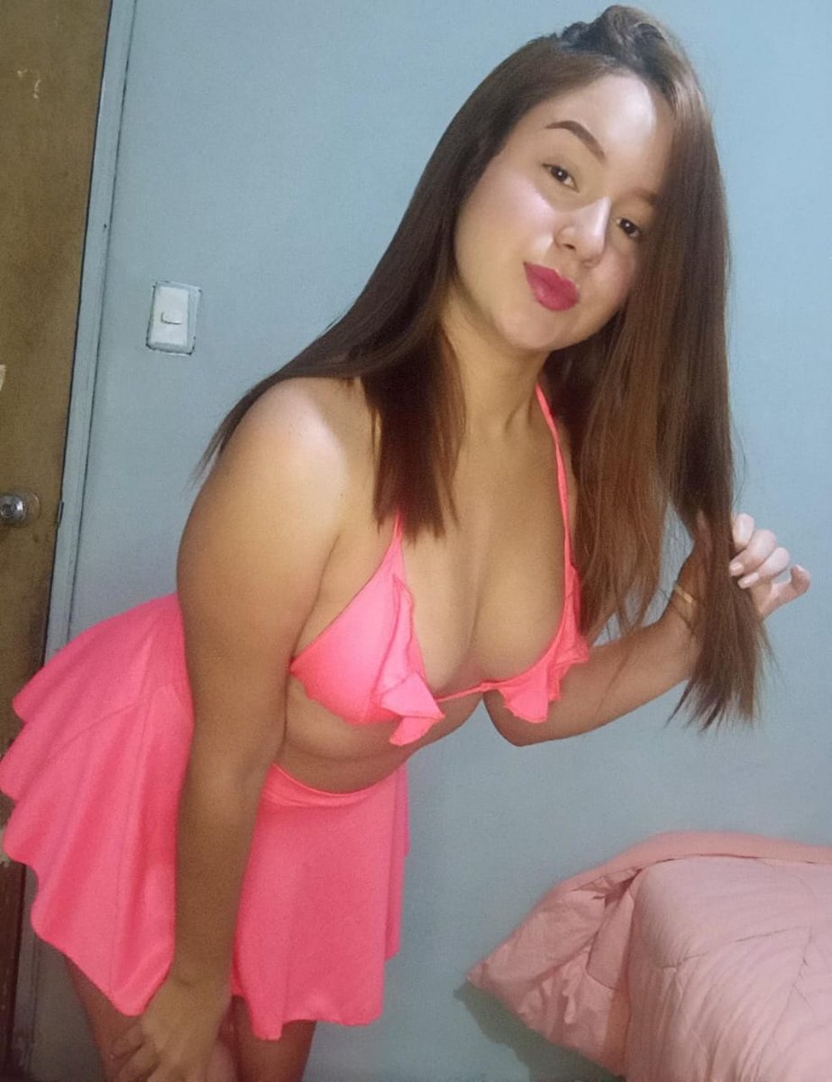 petitebxbee's tweet photo. Who's on tonight ? 
Selling all week❤️‍🔥

#pink #swimsuit #buyingcontent  #buyingnudes #latina #bigass #sellingnudes #sellingcontent #nsfwtwt https://t.co/V7DE9idKTS