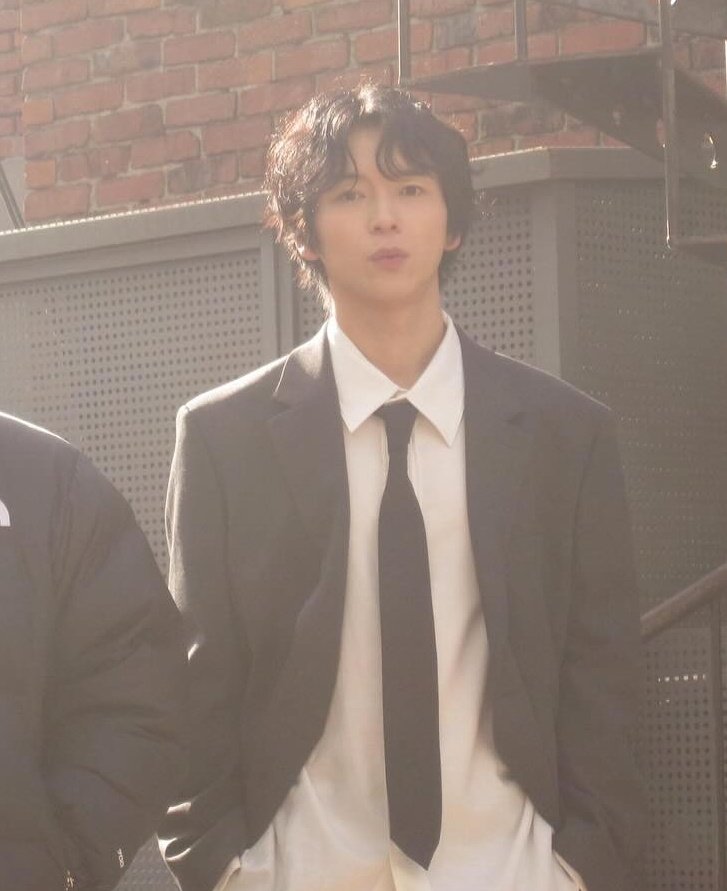 씅호밴 진짜...무슨 어느 남친짤마냥 멋있게계시네