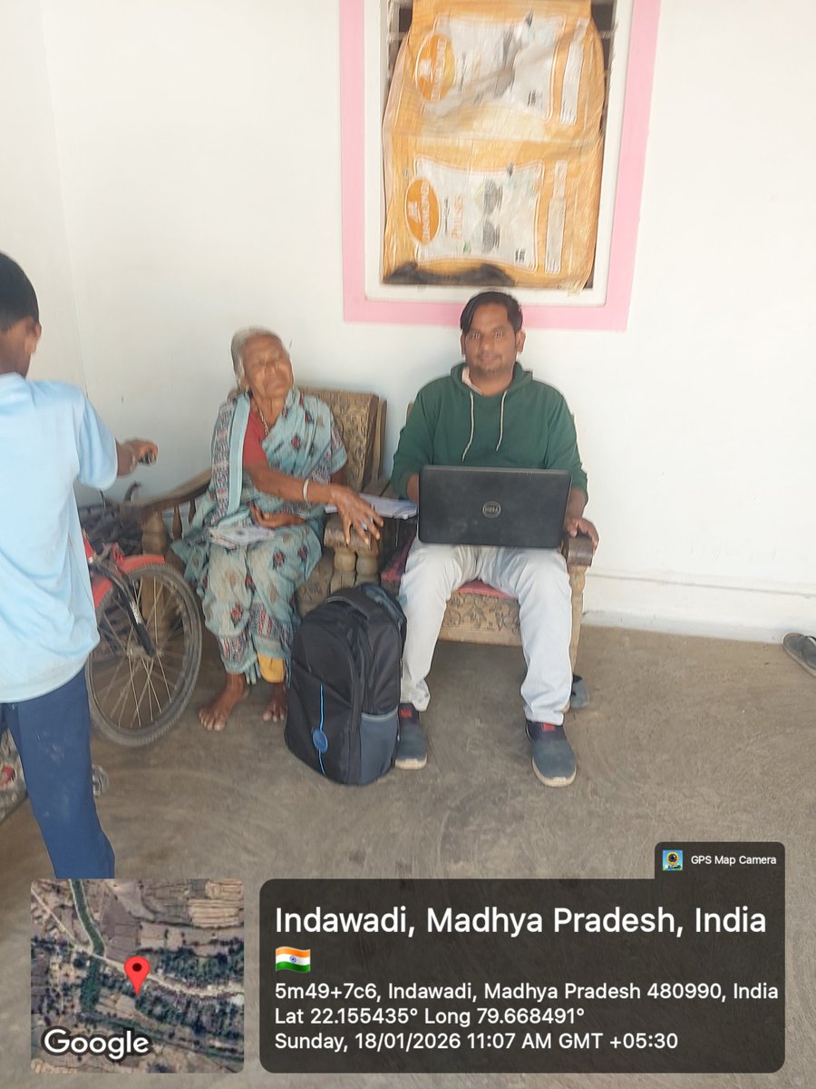 MOHANSA50597585's tweet photo. #CSC #DigitalIndia #CSCBankBC #CSCBankingService #CSCFinancialService #FinancialInclusion @CSCegov_ 
Mohan Sahu CSC VLE GRAM BHOMA 
DIST SEONI MP 
Gram me logo ko gao gao jakar ke bujurg logo ka or viklang . payment nikalna or kyc karna ka karya kiya gaya Csc he to Sab mumkin he https://t.co/Uk3Xwg9f3a