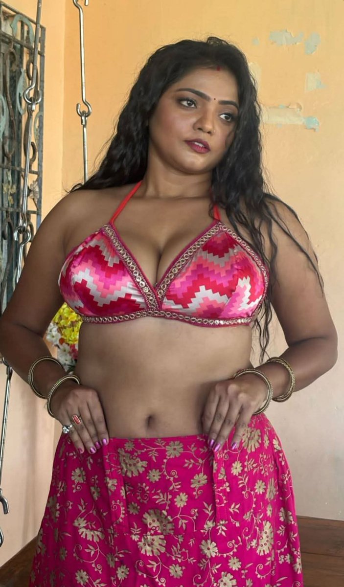 Bharti jha 😍 A pure desi wifey for all round performance 🥵