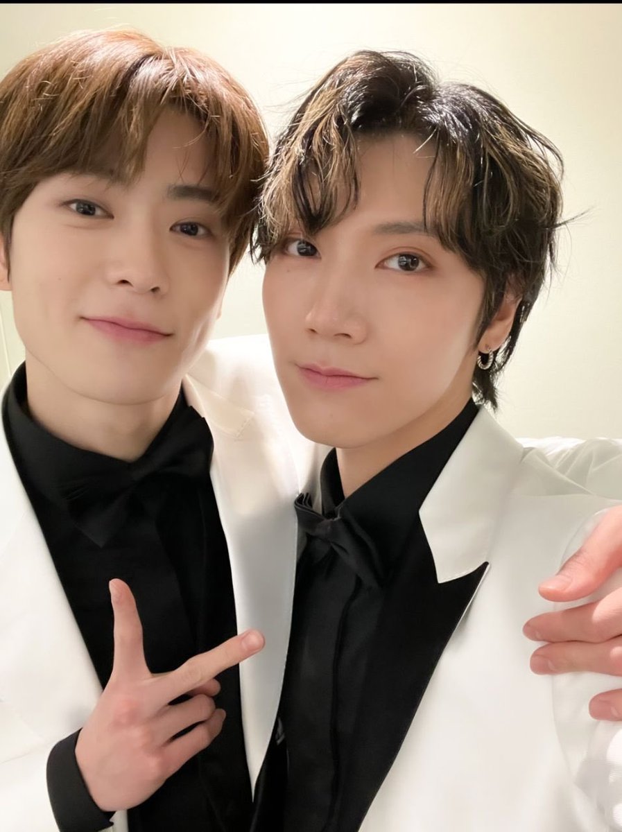 KMtoJT_'s tweet photo. สิ่งที่ได้ไปต่อในปี2026 
💜💛❤️💙💛💜
🐰🐣 KOOKMIN
🍑🐱 JAETEN
🎸🦈 WILLIAMEST https://t.co/rWaIGjY6sN