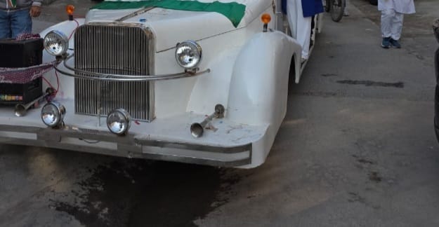 FbdExpress's tweet photo. @IGtraffic_hry
देशभक्ति के नाम पर आयोजन, लेकिन कानून की खुली धज्जियाँ!
IP कॉलोनी की साइकिल मार्च में MV एक्ट का खुलेआम उल्लंघन, बच्चों के बीच अवैध वाहन, क्षमता से अधिक सवारियाँ,यह लापरवाही नहीं सीधा अपराध है।
जिम्मेदार आयोजकों पर कार्रवाई होगी या देशभक्ति के नाम पर सब माफ़? https://t.co/IuHyzkhHrY