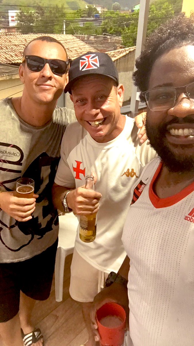 JonathanToddys's tweet photo. Tropa da G é a Trapa da G …!🥳🤜🏾🤛🏼🍻🎶🕺🏻❤️🖤🤍🖤😉😎 https://t.co/tEGvpIjXDm