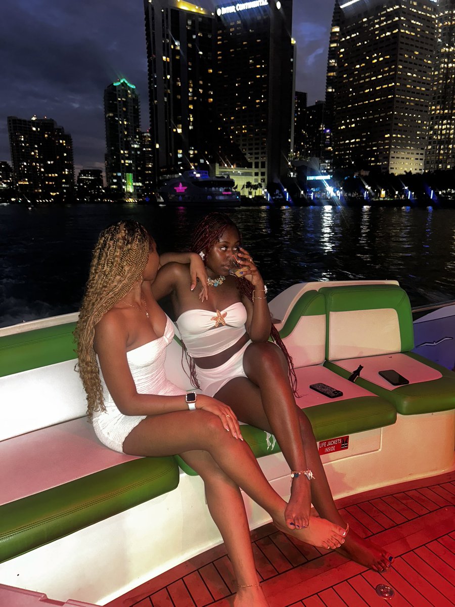leyouka_'s tweet photo. #miami🥰 https://t.co/2czJGypxo8