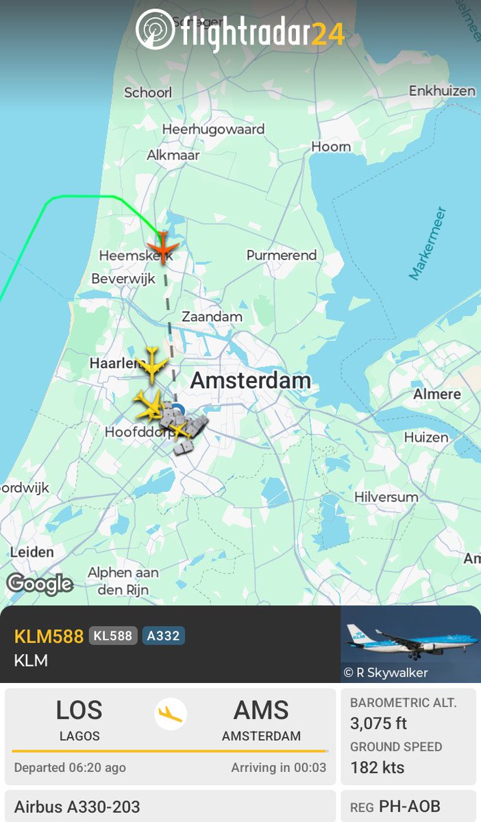 Cor10792734's tweet photo. KLM VLIEGTERREUR💀❗
Dagelijks vanaf 5 uur deze grote giftige herriebakken laag over je dak, dat is waanzin, misdadig, schofterig en moet stoppen❗❌✈️❌ #genoegisgenoeg
#Stopnachtvluchten #STOPKLM
#wezijnhetkotsbeu #mensembovenpoen 
 #KRIMPSCHIPHOLNOODZAAK
@jesseklaver https://t.co/01bQWbAHae