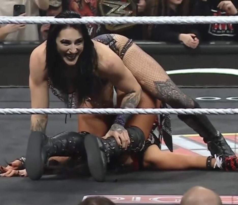 RheaRipley_WWE's tweet image. 🤭
