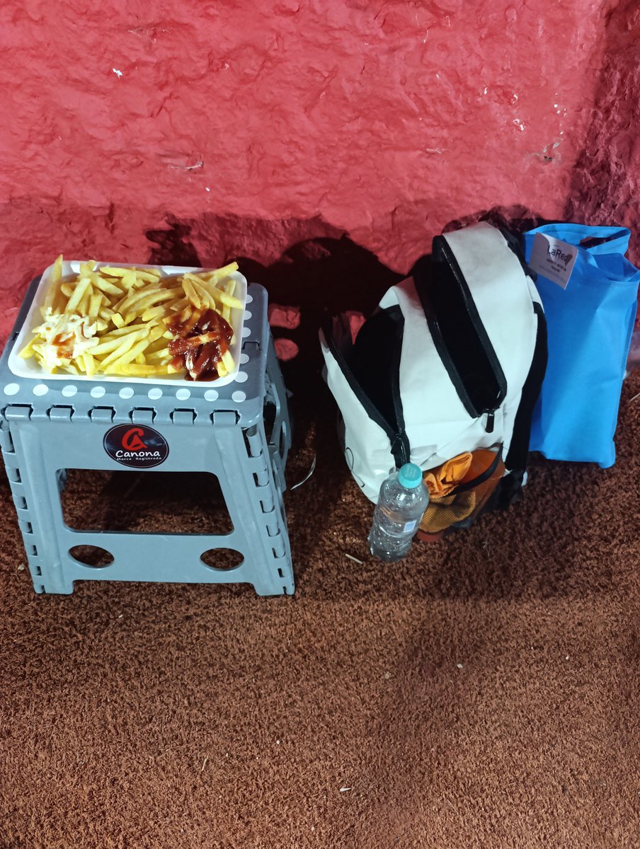 Estás laburando y te llegan con esas papas por dios.
Gracias fútbol infantil de Juvenil.