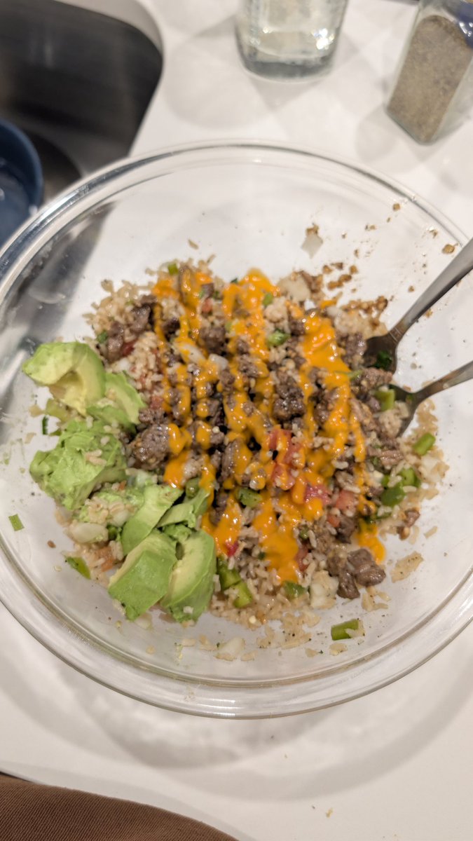 Ehgic_'s tweet photo. I am mf blissful and grateful for where TF I am. 

Here's a food pic for what I made today https://t.co/RLGdvJJaOs