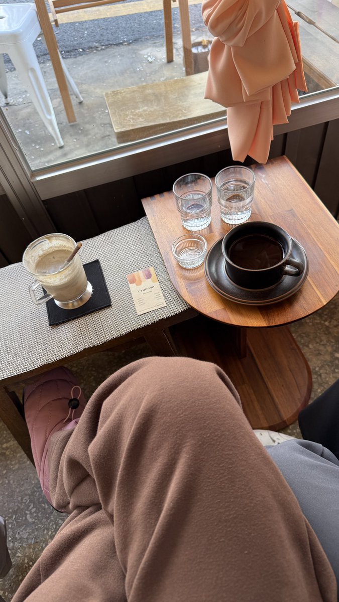 everbut4ever's tweet photo. 신촌을 걷다가
보물같은 카페 발견…✨☕️ https://t.co/QBRbEfkamT