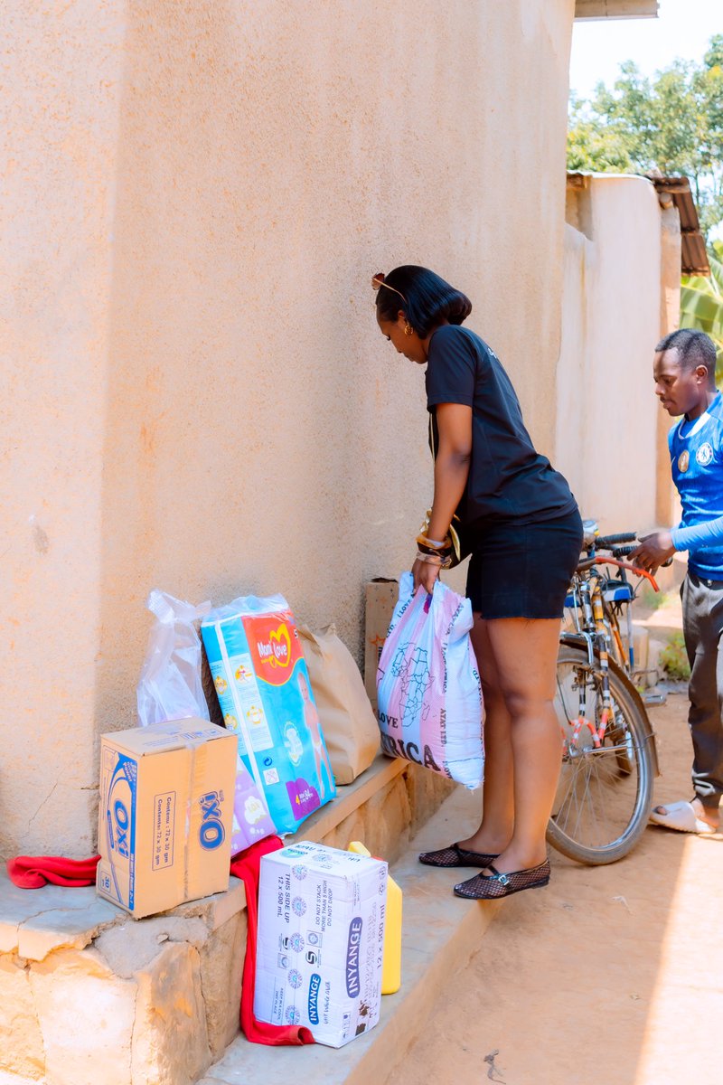 NacelleOlga's tweet photo. A truly humbling visit to Mrs Irene’s family yesterday, organized by Miles for Smiles. So grateful for the opportunity to connect and share what we could . Their strength is incredible.

#SmilesForMilesCharity https://t.co/9ETXrv9HeF