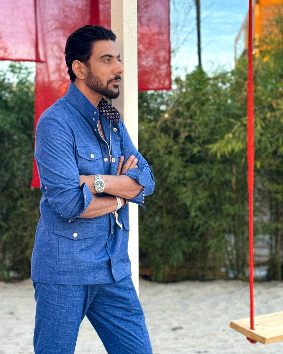 ranveerbrar's tweet photo. “You only live once, but if you do it right, once is enough.” - Mae West
.
.
.
#ranveerbrar #quoteoftheday #lifelessons #maewestquotes #onceisenough https://t.co/ydwx1mnhtF