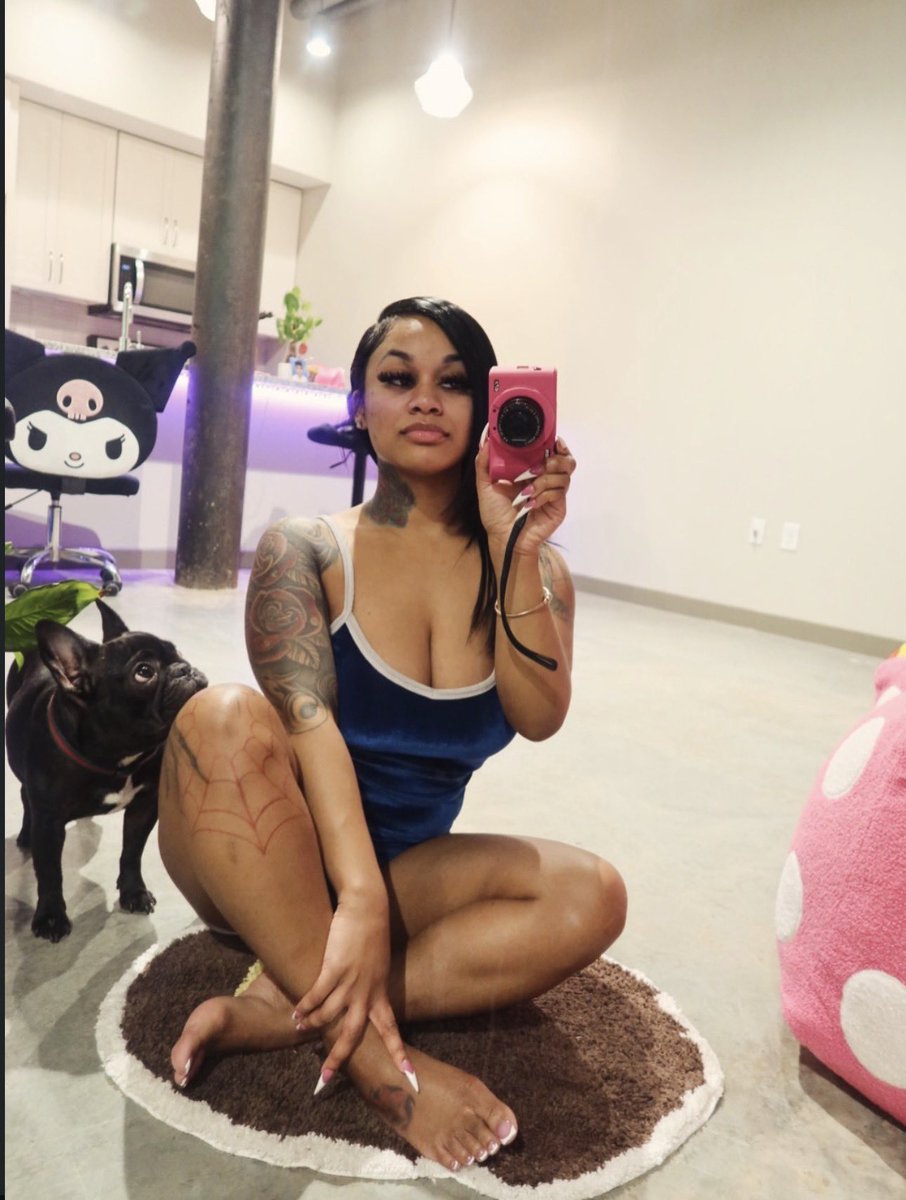 Pinky 🐐 tweet media