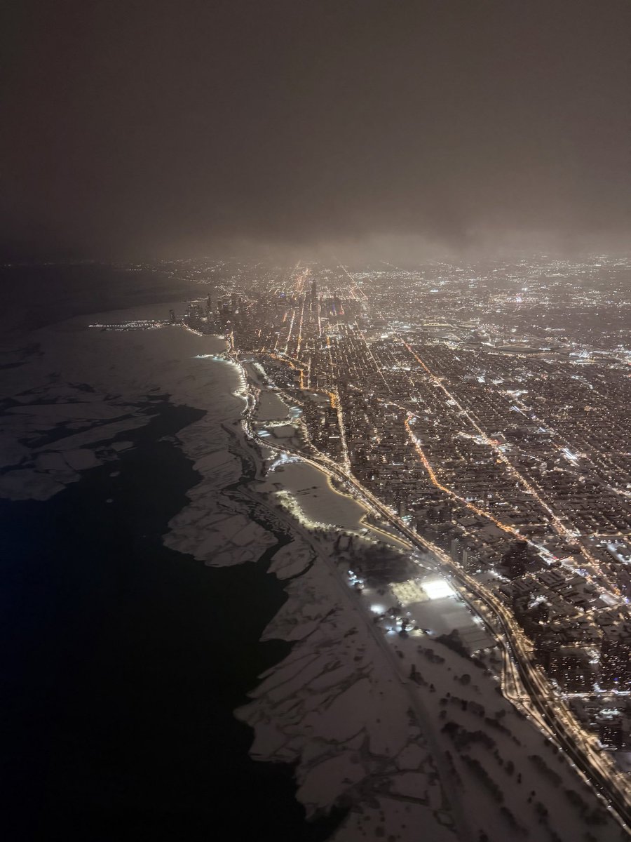 JojoPathAdvntrs's tweet image. #chicagowinter from the skies