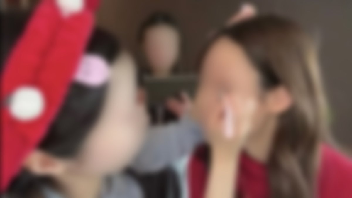 【所属者の成果登壇🗣👏】

先日、大活躍中のメンバーによる
成果登壇が行われました。

成果登壇は、
●俳優と配信の両立のコツ
●垢抜け術etc…
▷成功の秘訣◁を直接聞ける大チャンス！

今回はメイク講座も特別開催✨
チャットに質問が飛び交うのも
俳優ライバーの交流が盛んな“Un企画”ならでは。