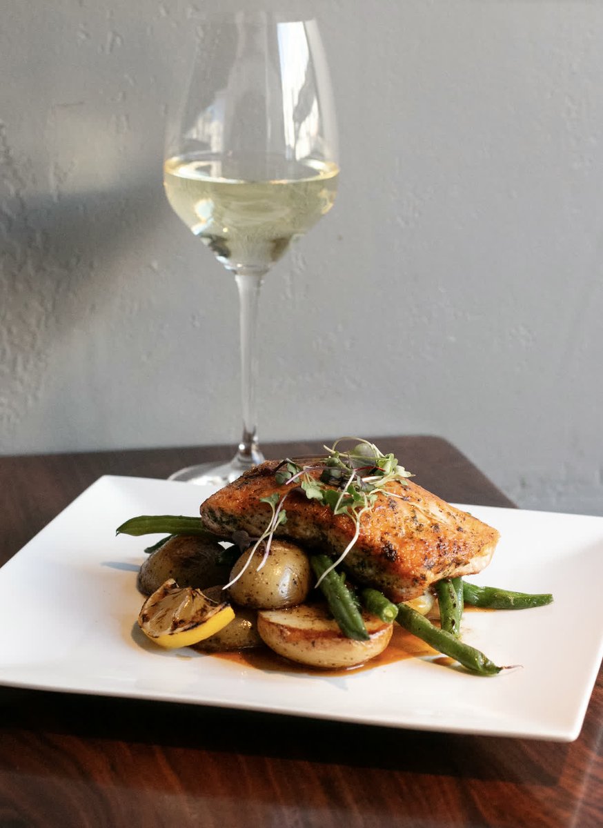 Our seared salmon with Caspar Estate meyer lemon honey glaze, haricot verts, and yukon potatoes pairs beautifully with a glass of <a href="/cultivarwine/">Cultivar Wine</a> Sauvignon Blanc. Crisp and bright, it complements the balanced richness of salmon for a light yet satisfying bite. #eatdrinkcultivar