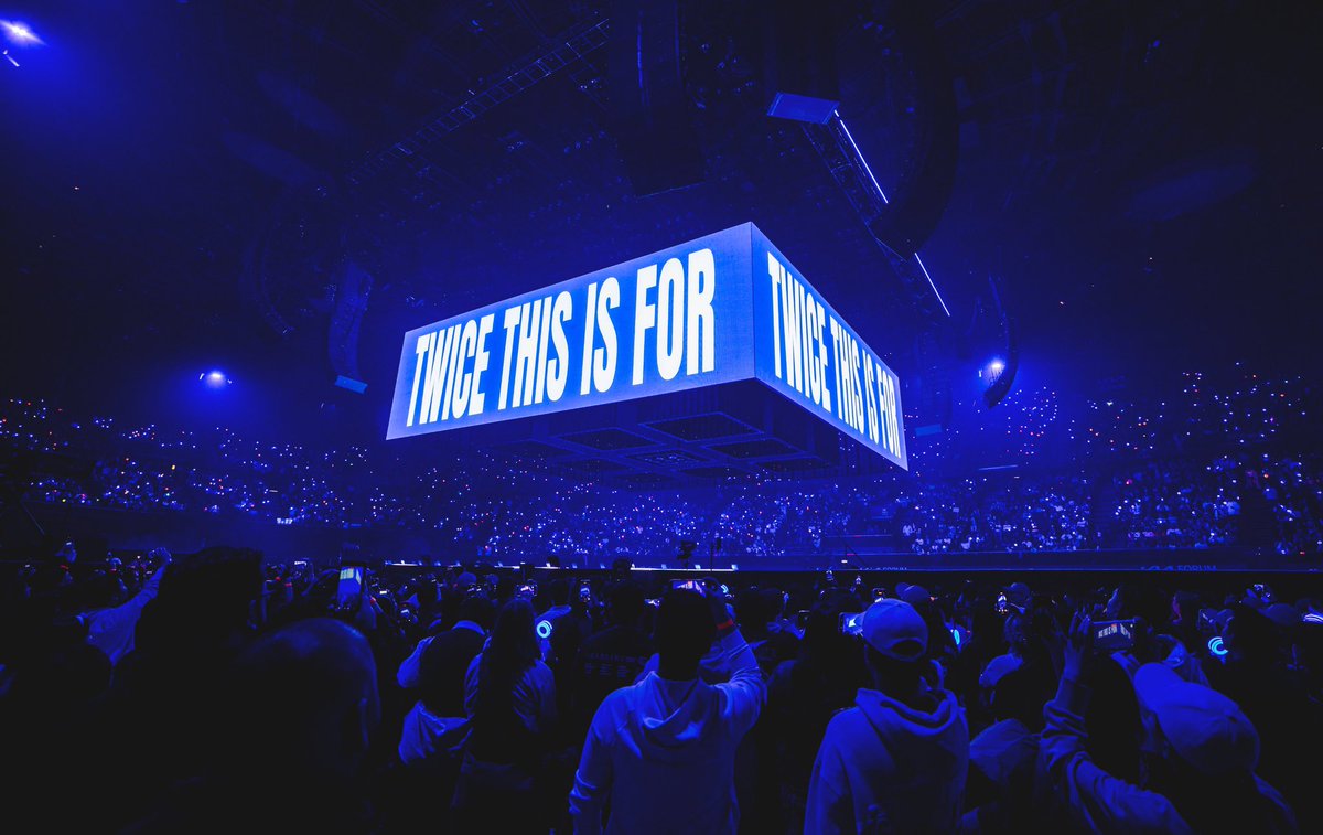 twicepopbase's tweet image. ‘THIS IS FOR’ IN LOS ANGELES