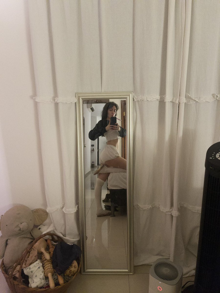 isabella tweet media