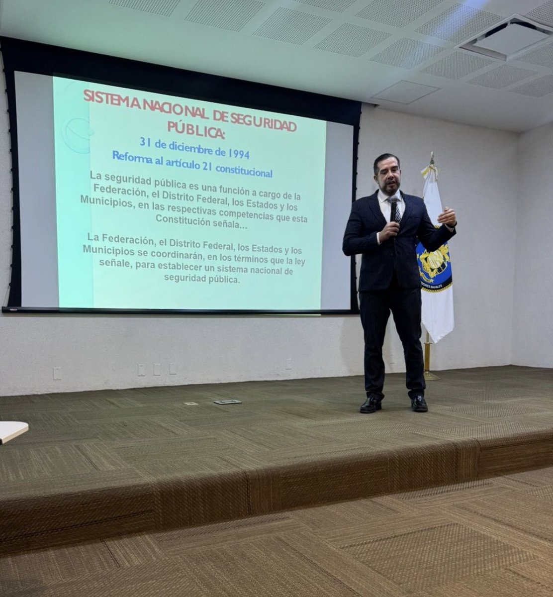Iván Zeferín tweet media