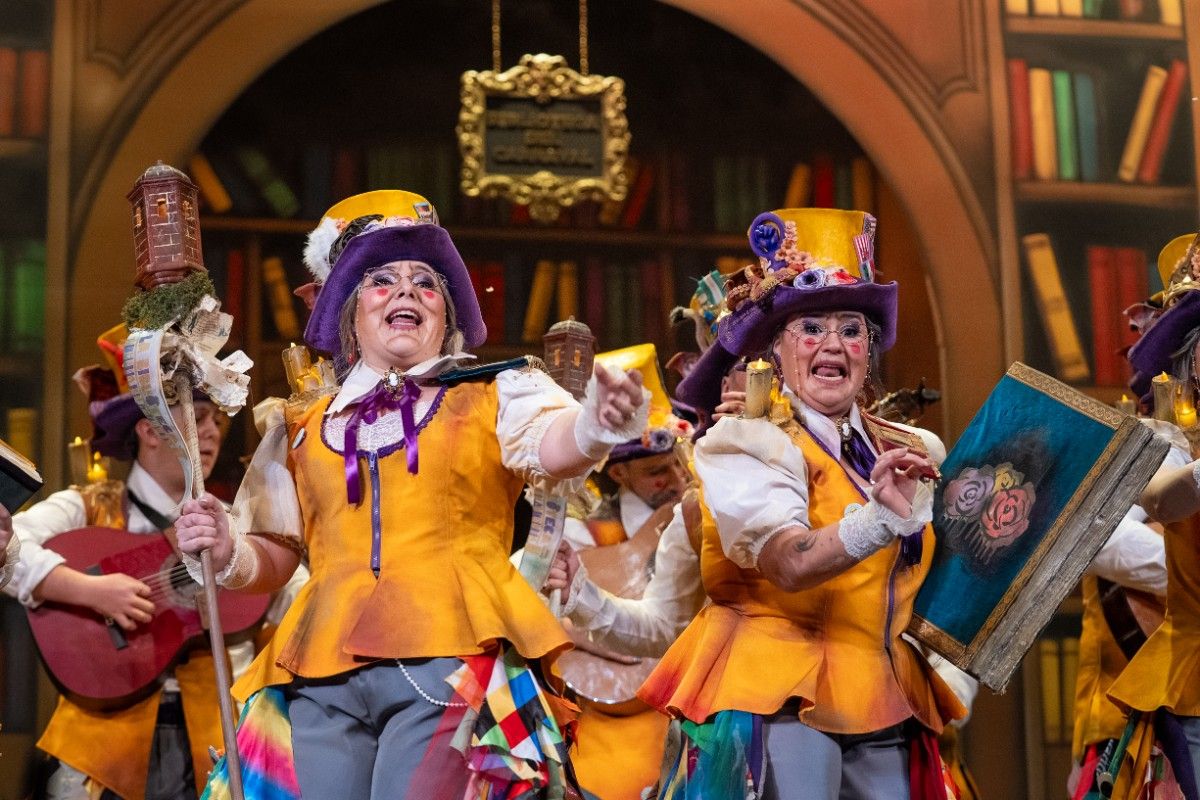 📚Muchas gracias a <a href="/ComparSantander/">ComparSantander 💜💛❤️</a> por llevar la #biblioteca al Gran Teatro Falla y dar visibilidad a los libros
En el imaginario carnavalesco las bibliotecarias seguimos teniendo gafas, moño... pero también un legado de coplas que custodiar
#VivanLasMujeresdeCádiz