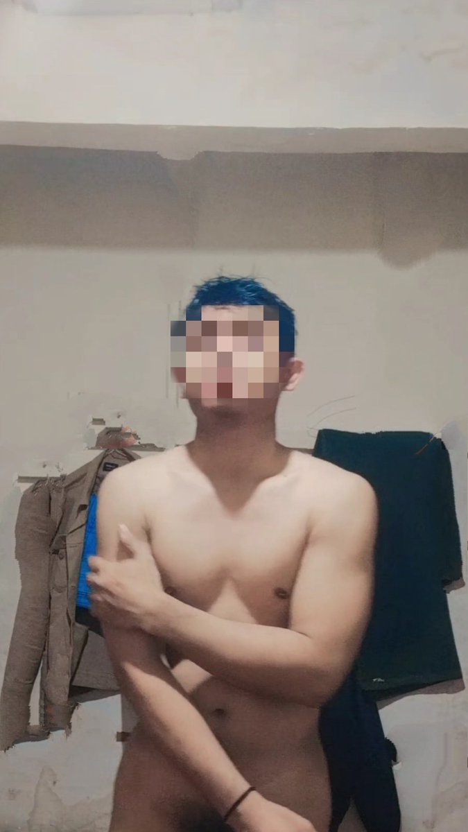 2 minggu ini cuacanya enak banget buat cuddle