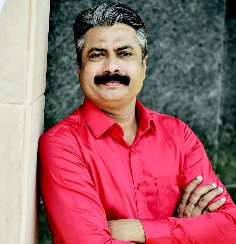 meevkt's tweet photo. “चाहे तिल लो या ताड़ लो राजा,
राई लो या पहाड़ लो राजा, 
मैं अभागा ‘सवर्ण’ हूँ मेरा,
रोयां-रोयां उखाड़ लो राजा ..।”
(स्व० रमेश रंजन)
#UGC_RollBack #UGCRegulations #UGCRollBack #UGCAct_BlackAct #UGCBlackLaw #UGCRules #UGC #UGC_काला_कानून_वापस_लो https://t.co/Mql4OpHYI8