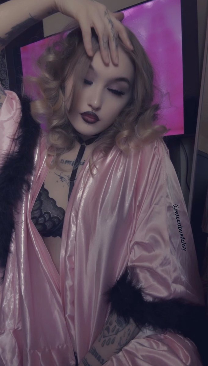 𝐩𝐫𝐢𝐧𝐜𝐞𝐬𝐬 𝐝𝐚𝐢𝐬𝐲 ୨୧ FINDOM tweet media
