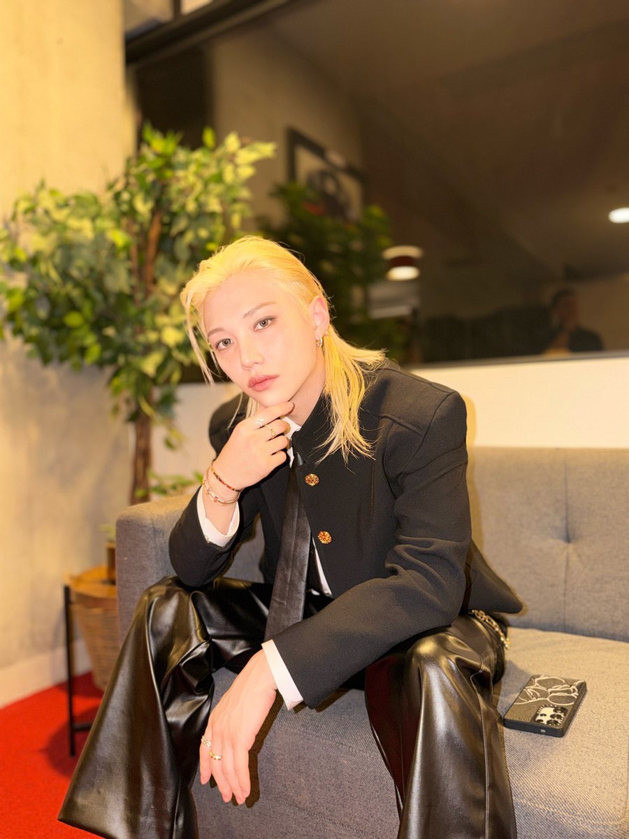 비니 tweet media