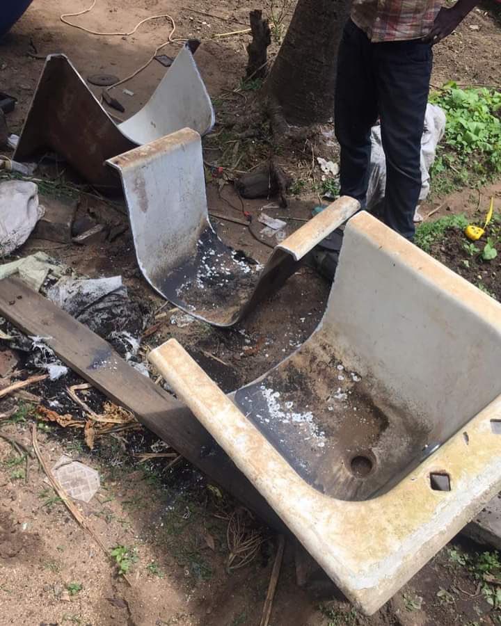 Mussprince_seal's tweet image. One man’s wastė is another man’s vision 😳😳😳