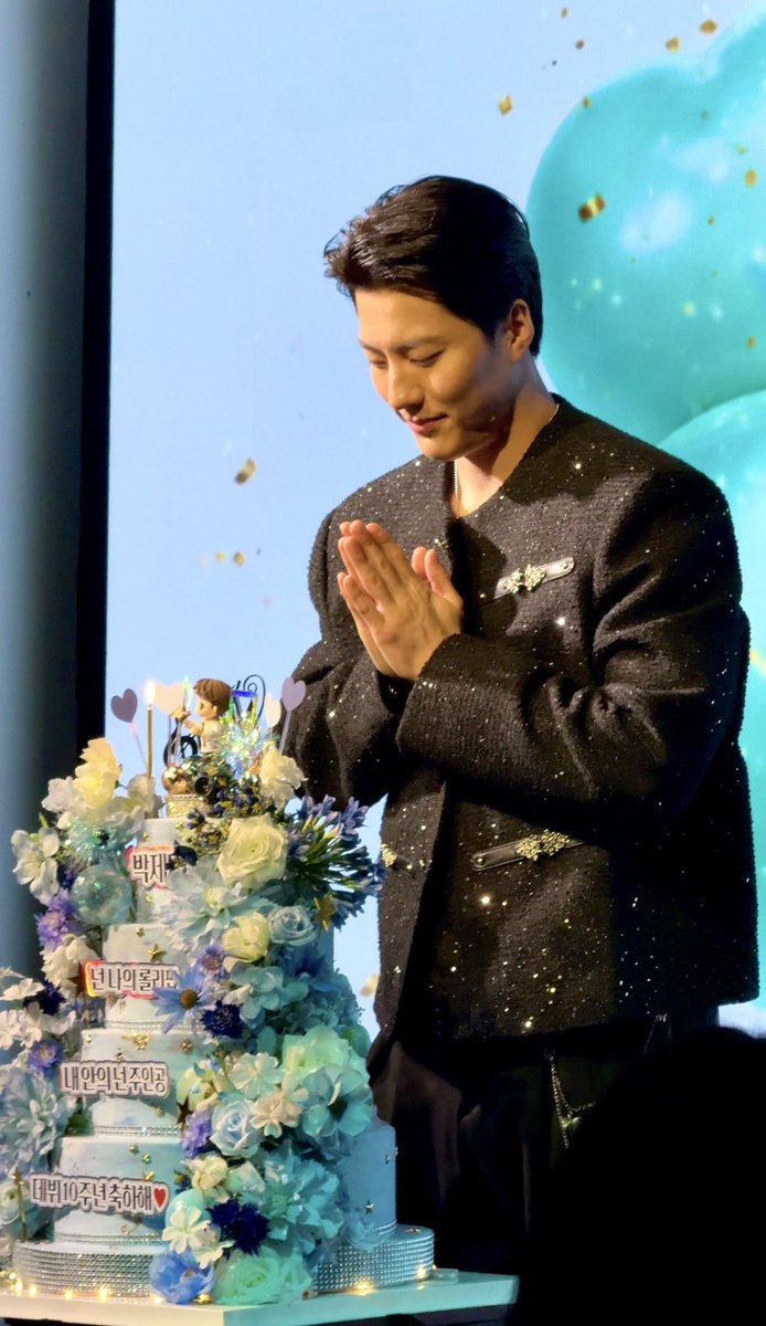 10주년 축하합니다🥳
제업이가 바라는 일 모두 이루어지길✨
